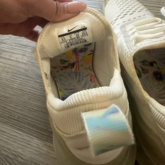 Women nike 270s - Picture 2 of 5